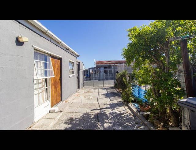 3 BEDROOM HOUSE FOR SALE IN MITCHELLS PLAIN CENTRAL